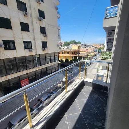 Lodys Seaside Residences - The Red Wheel Apartment *
